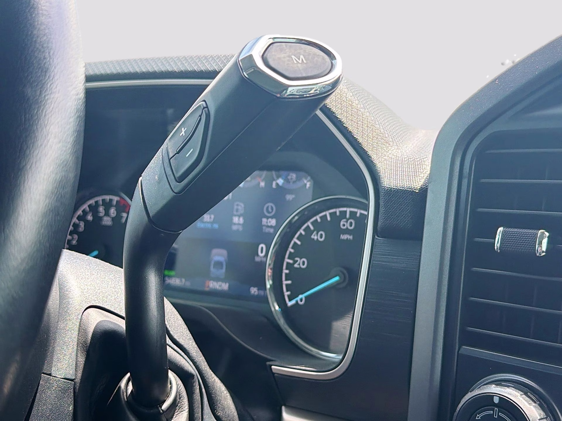 2021 Oxford White Ford F-150 XLT 4X4 Truck