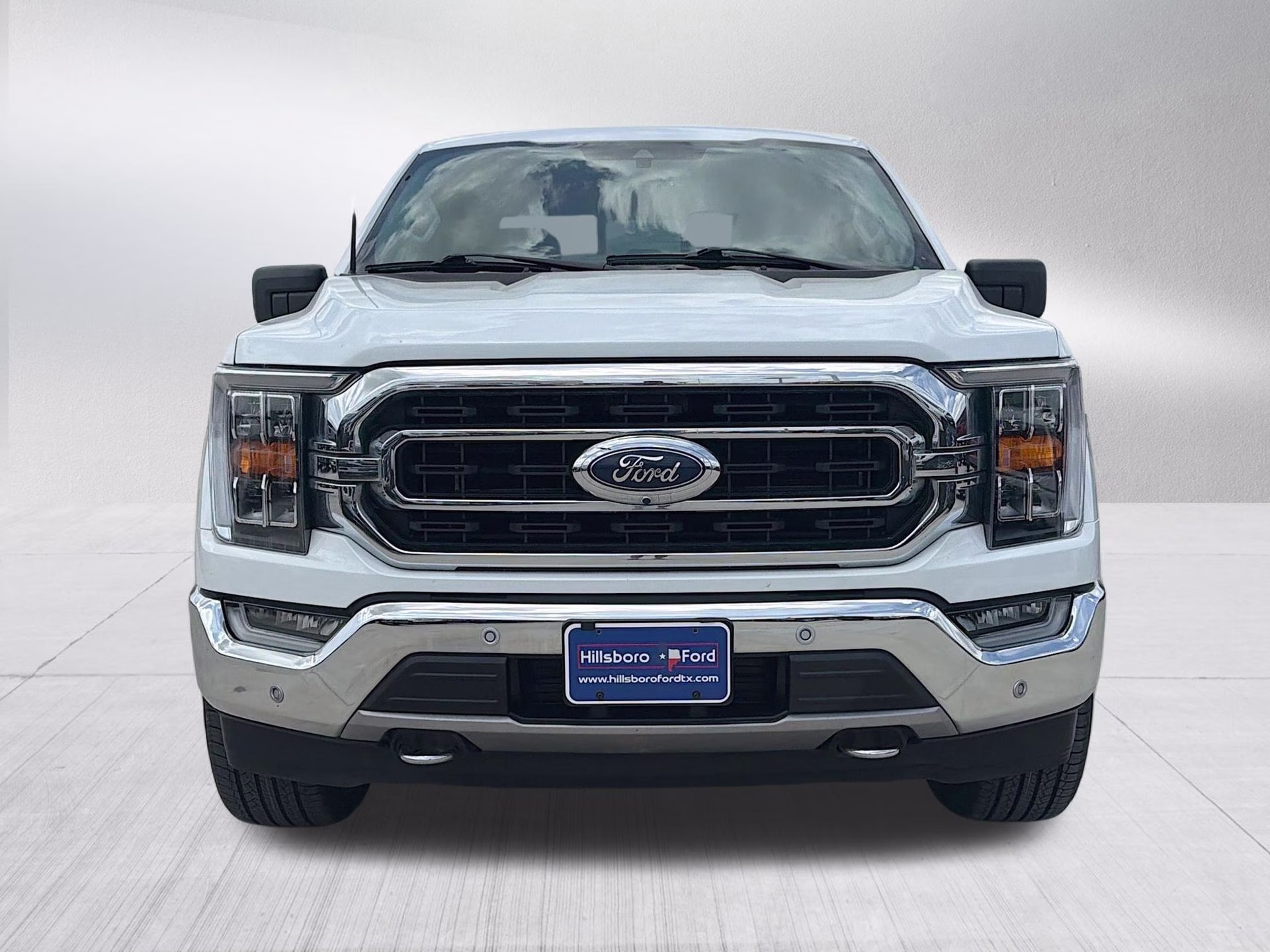 2021 Oxford White Ford F-150 XLT 4X4 Truck
