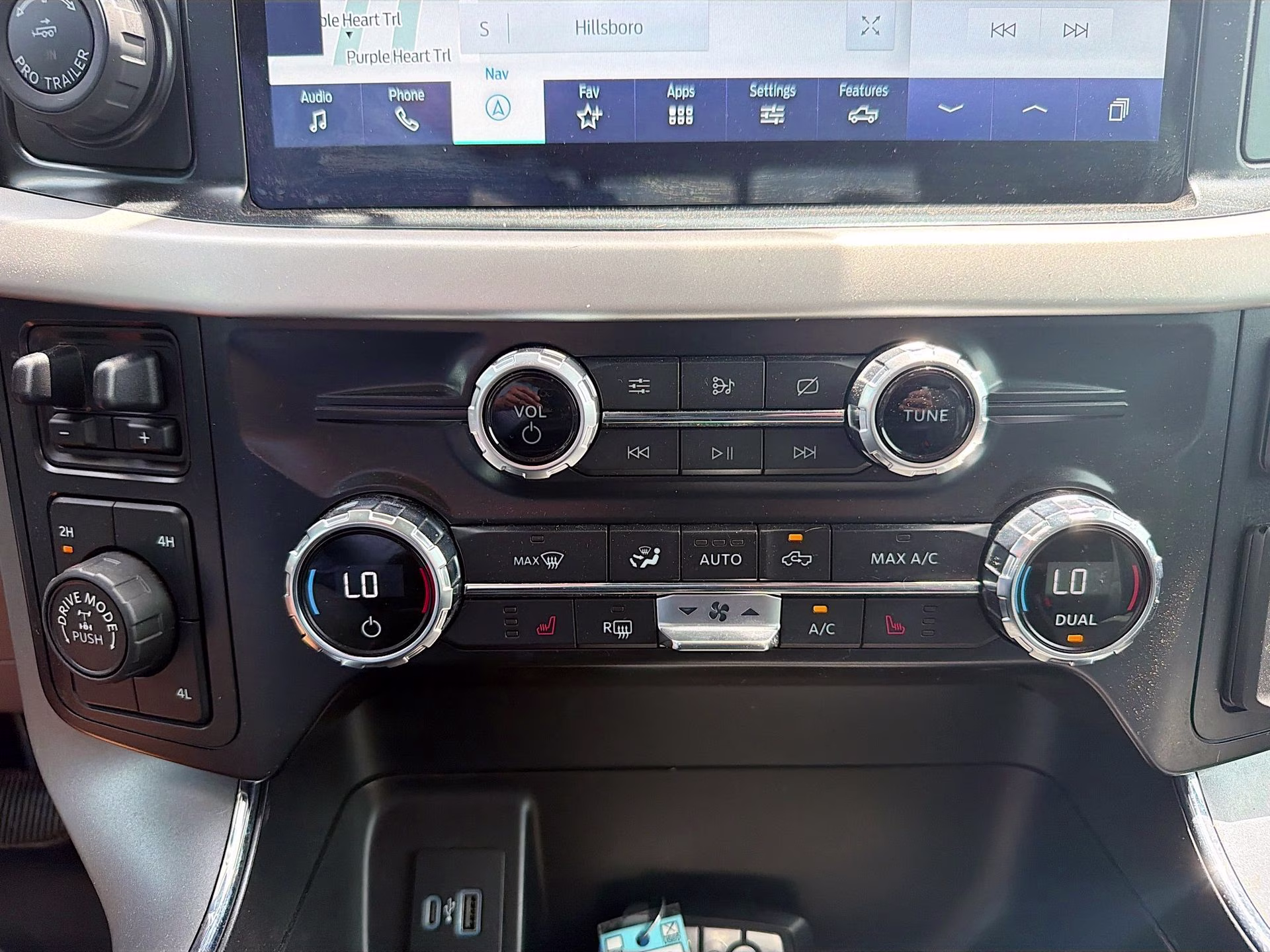 2021 Oxford White Ford F-150 XLT 4X4 Truck