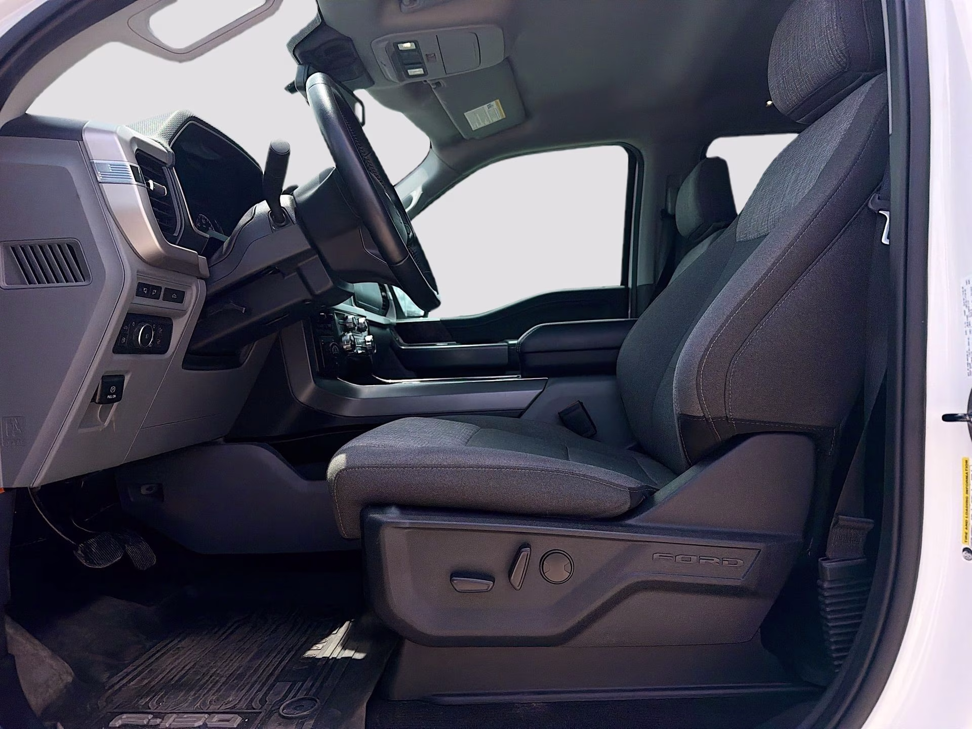 2021 Oxford White Ford F-150 XLT 4X4 Truck