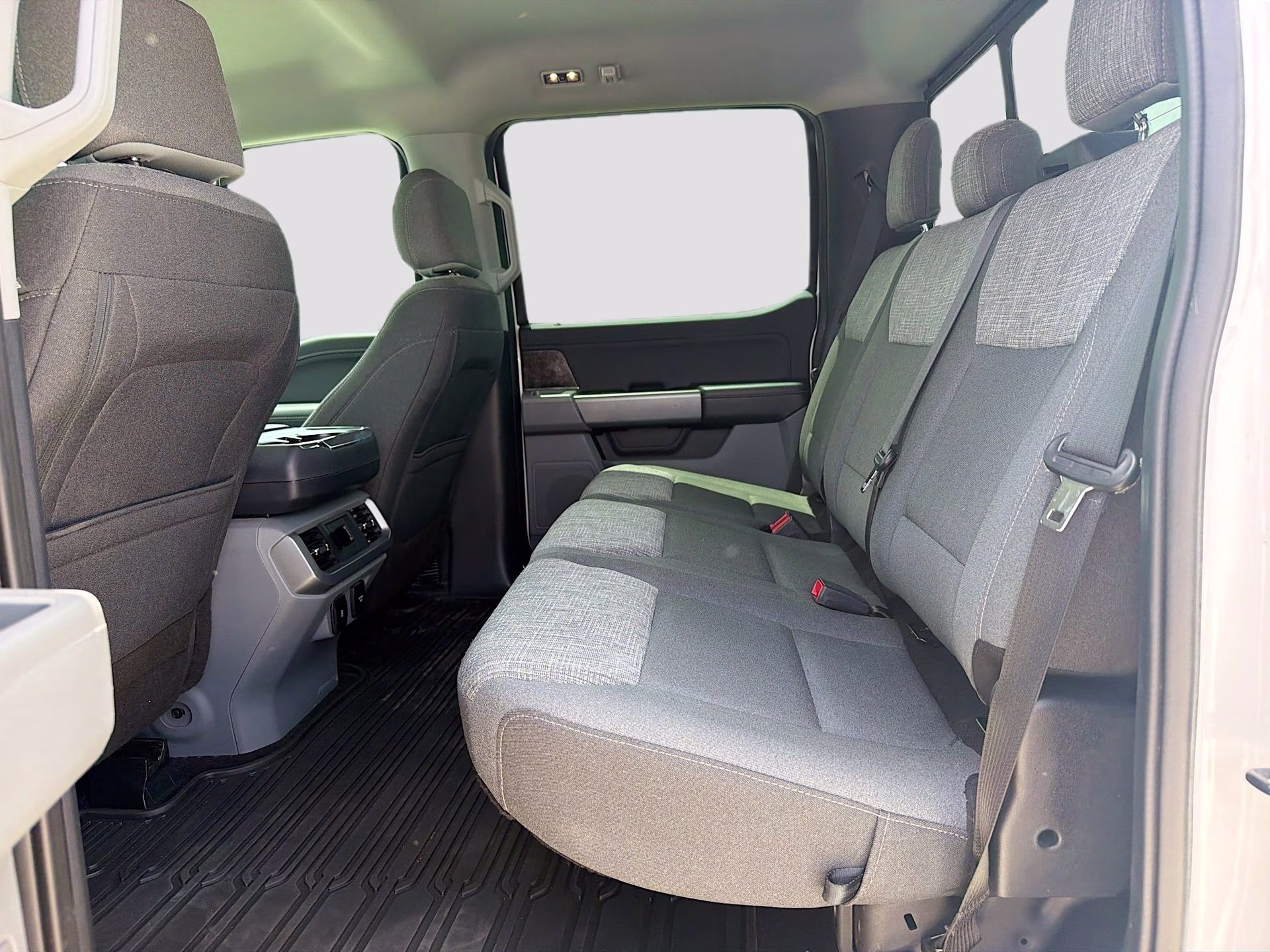 2021 Oxford White Ford F-150 XLT 4X4 Truck