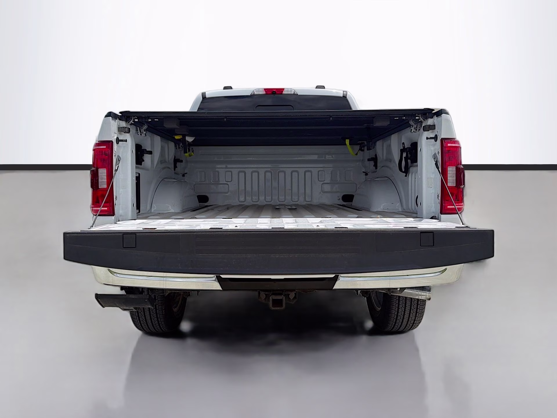 2021 Oxford White Ford F-150 XLT 4X4 Truck