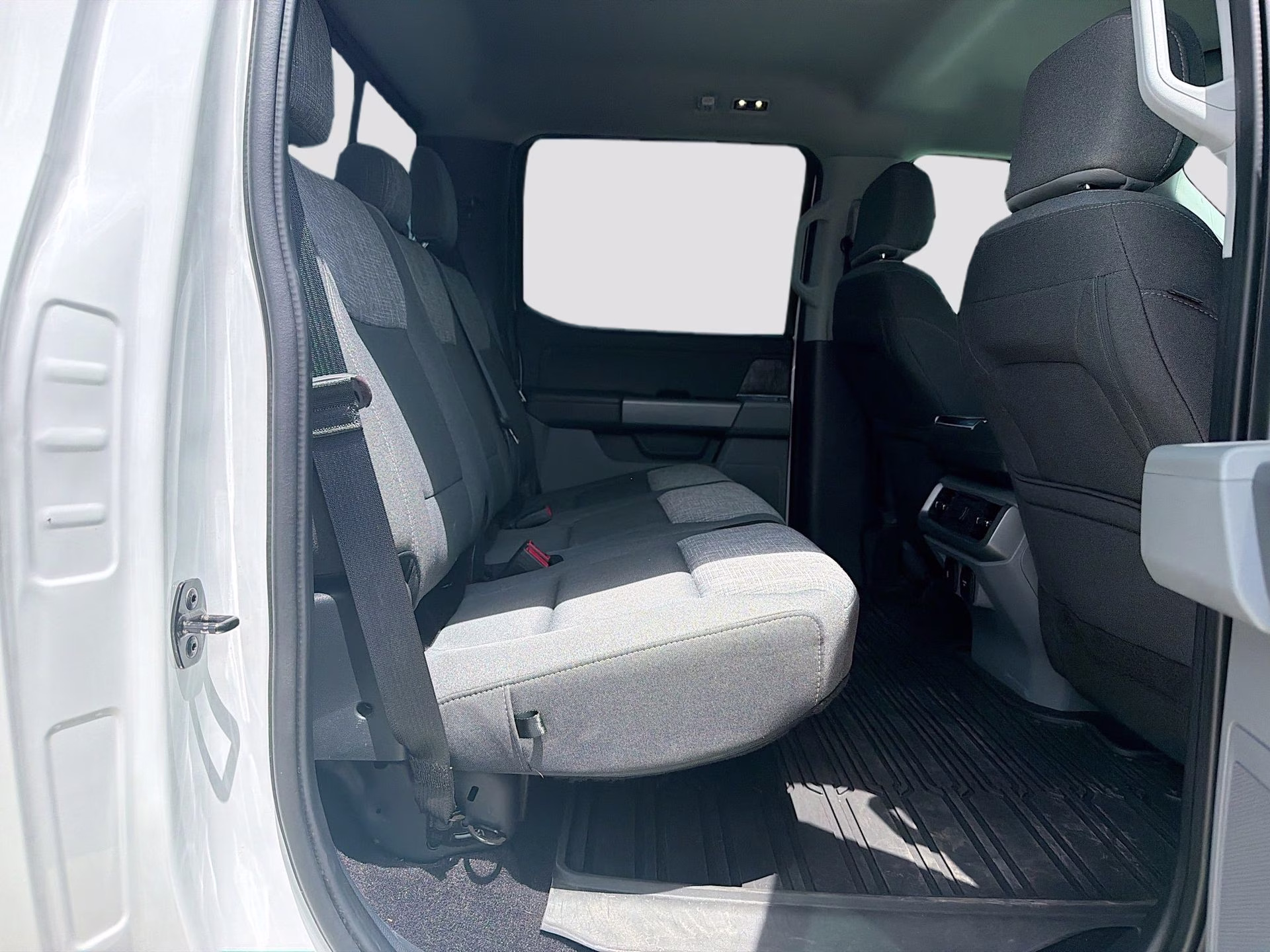 2021 Oxford White Ford F-150 XLT 4X4 Truck