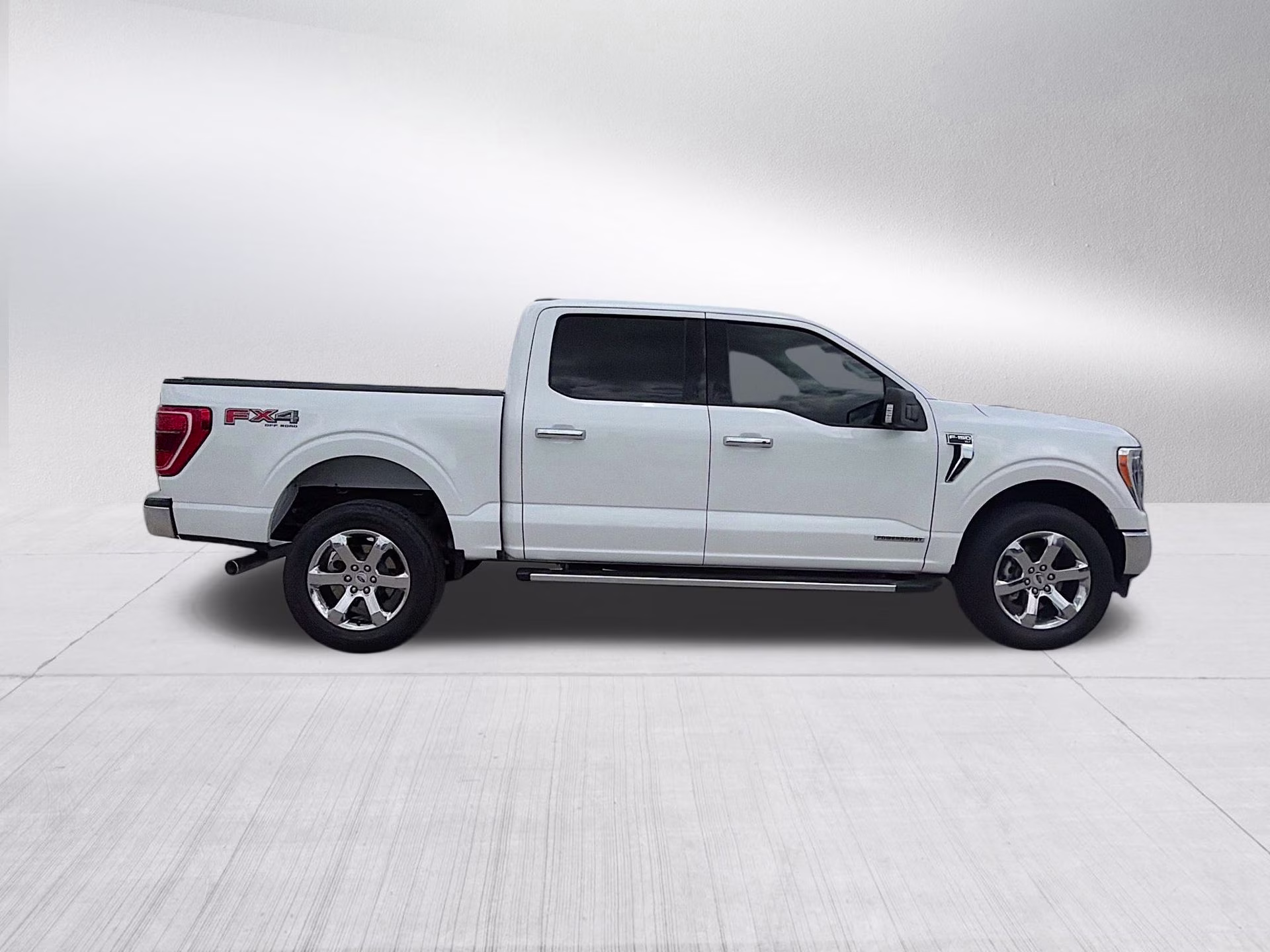 2021 Oxford White Ford F-150 XLT 4X4 Truck