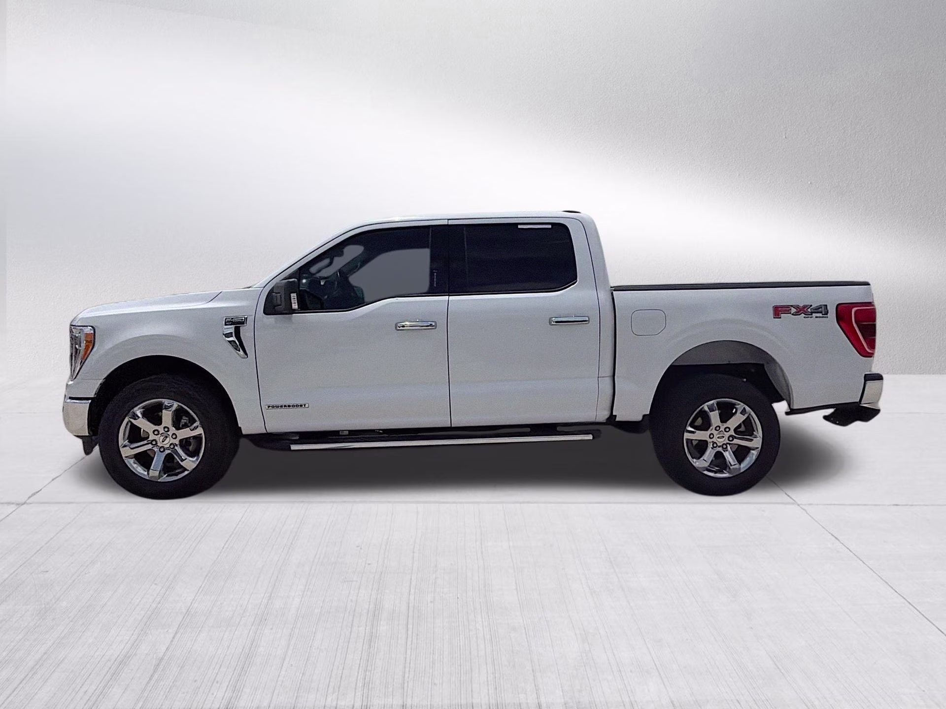 2021 Oxford White Ford F-150 XLT 4X4 Truck