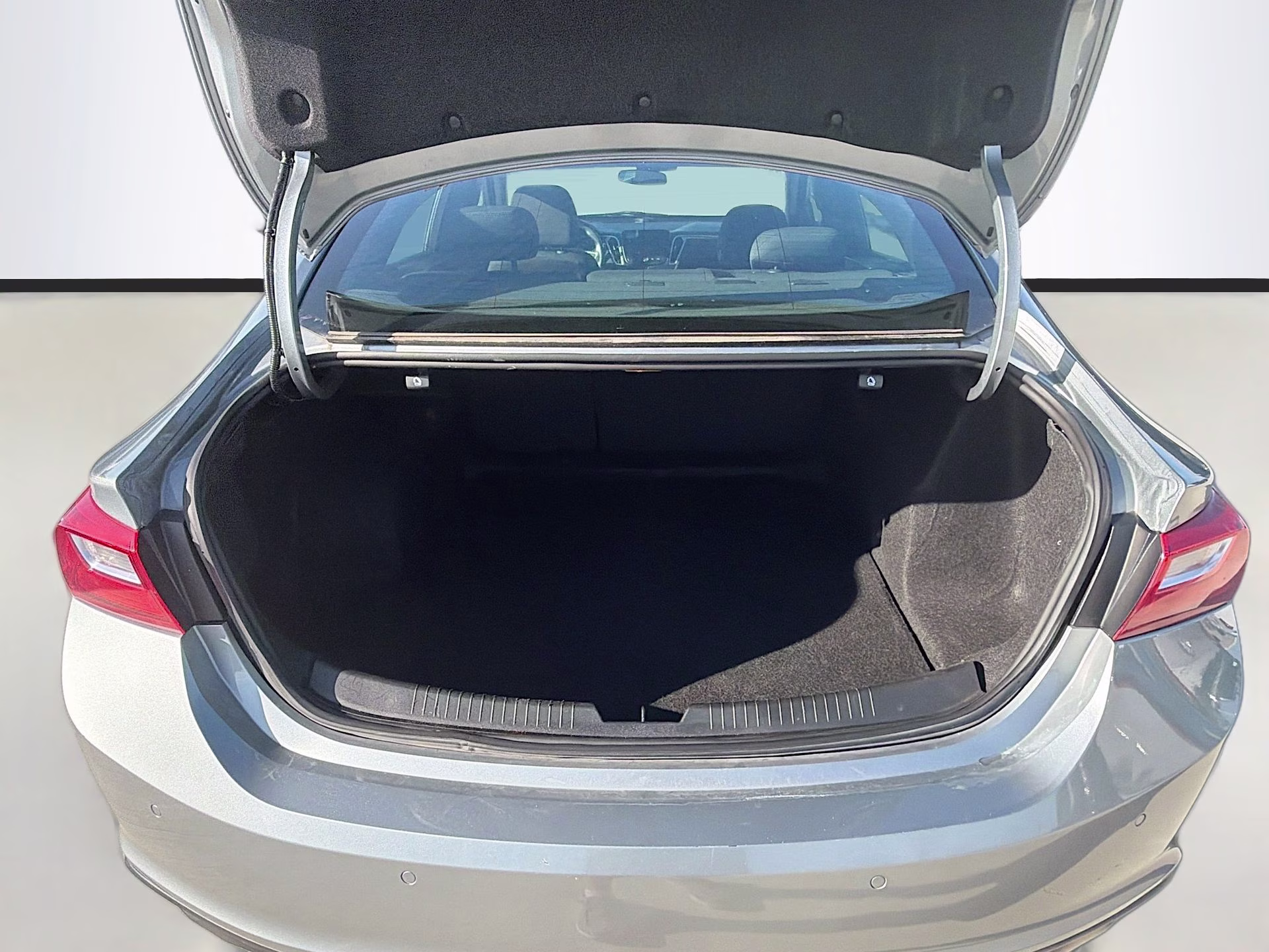 2025 Sterling Gray Metallic Chevrolet Malibu LT FWD Sedan