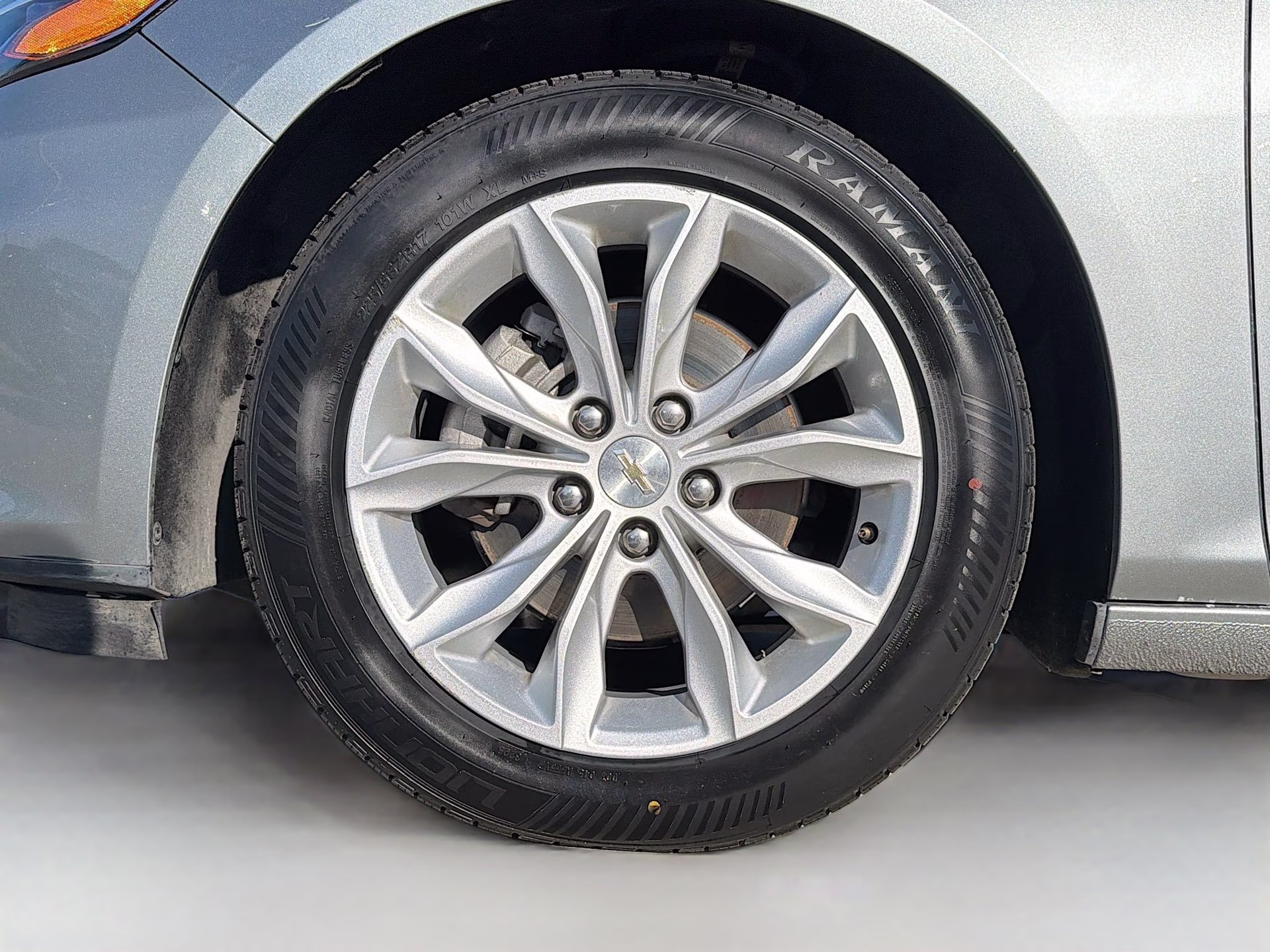 2025 Sterling Gray Metallic Chevrolet Malibu LT FWD Sedan