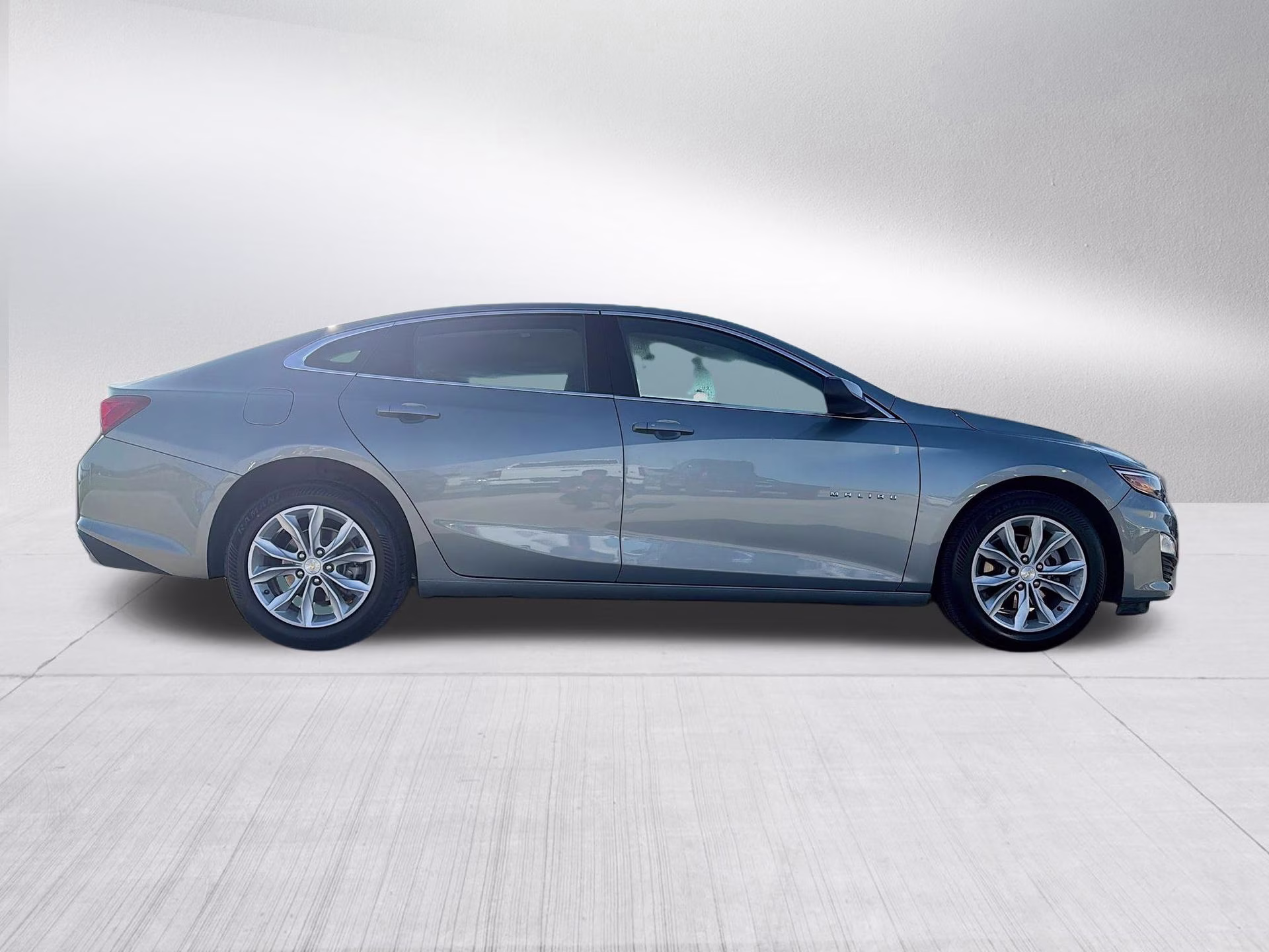 2025 Sterling Gray Metallic Chevrolet Malibu LT FWD Sedan