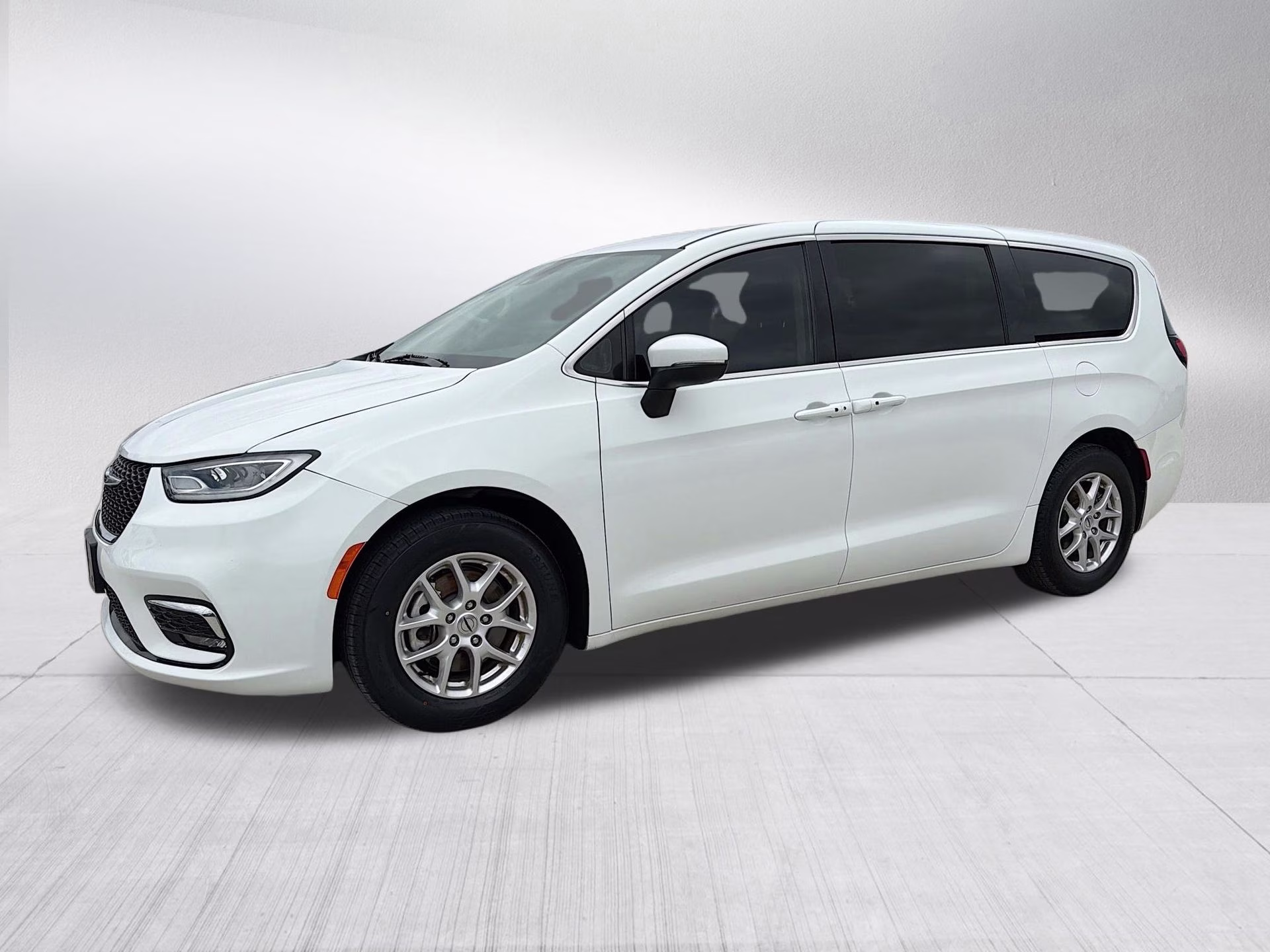 2023 Bright White Clearcoat Chrysler Pacifica Touring L FWD Van