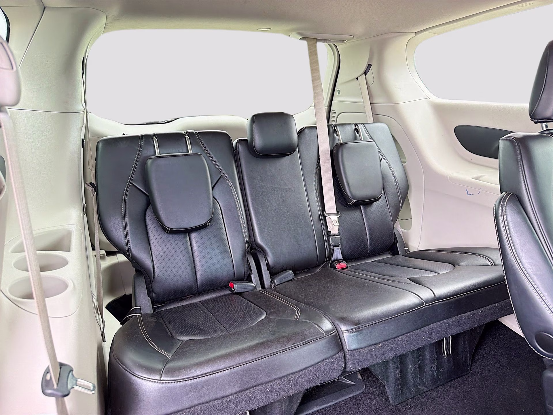 2023 Bright White Clearcoat Chrysler Pacifica Touring L FWD Van