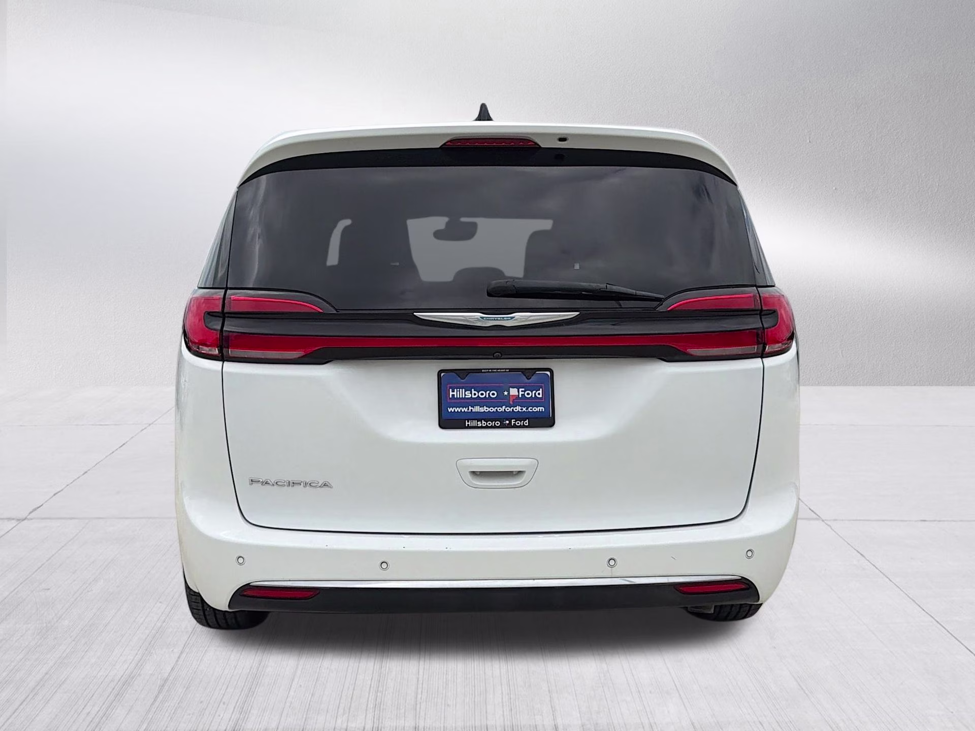 2023 Bright White Clearcoat Chrysler Pacifica Touring L FWD Van