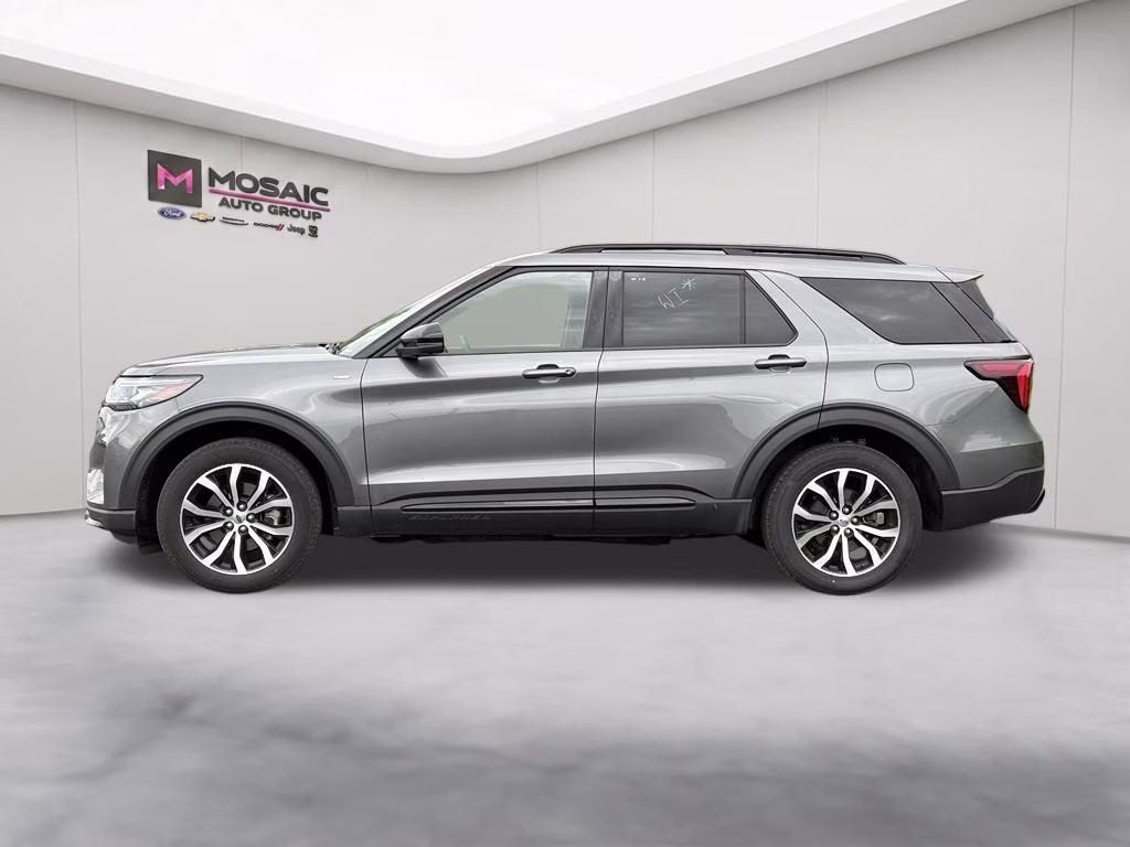 2025 Gray Metallic Ford Explorer ST-Line 4X4 SUV