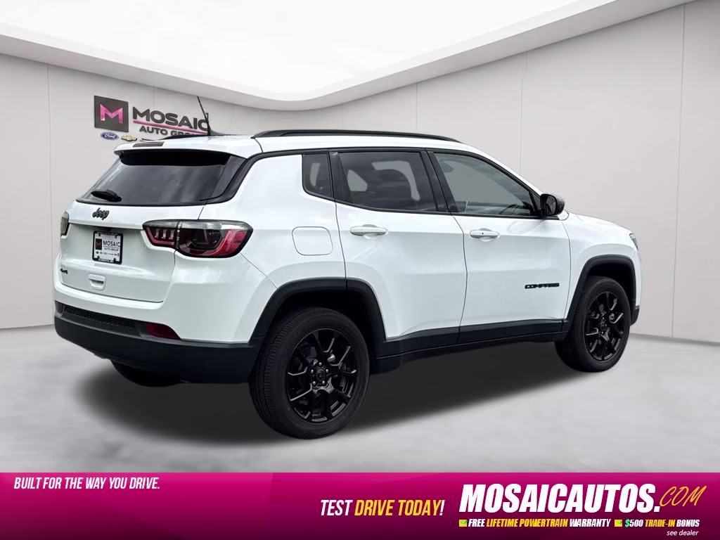 2025 Bright White Clearcoat Jeep Compass Latitude 4X4 SUV