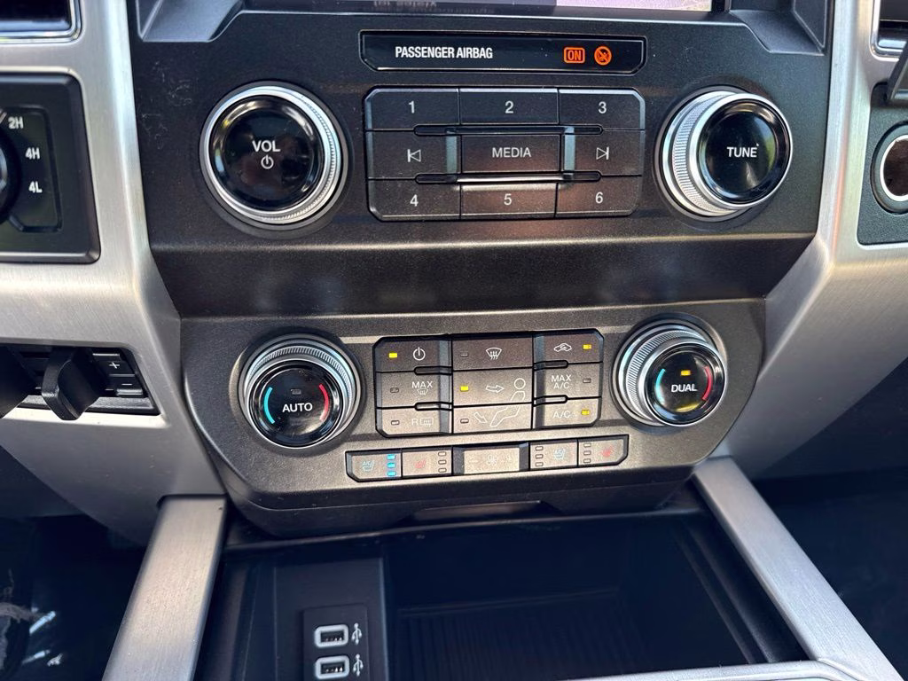 2019 Ford Super Duty F-250 SRW Platinum 4X4 Truck