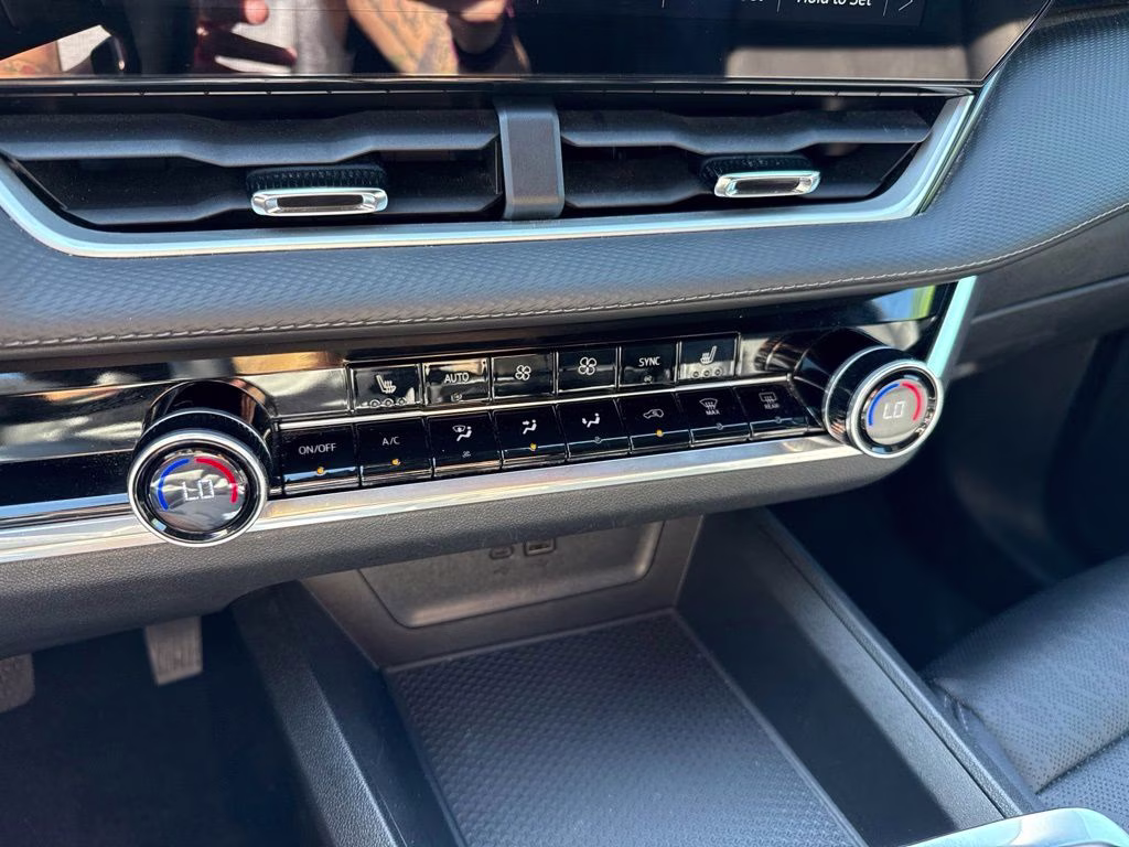 2025 Sterling Gray Metallic Chevrolet Equinox LT AWD SUV