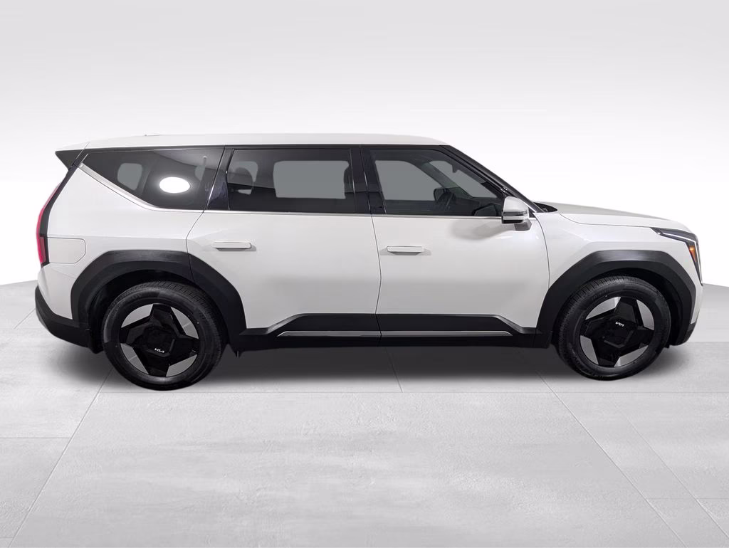 2024 Snow White Pearl Kia EV9 Light Long Range RWD SUV