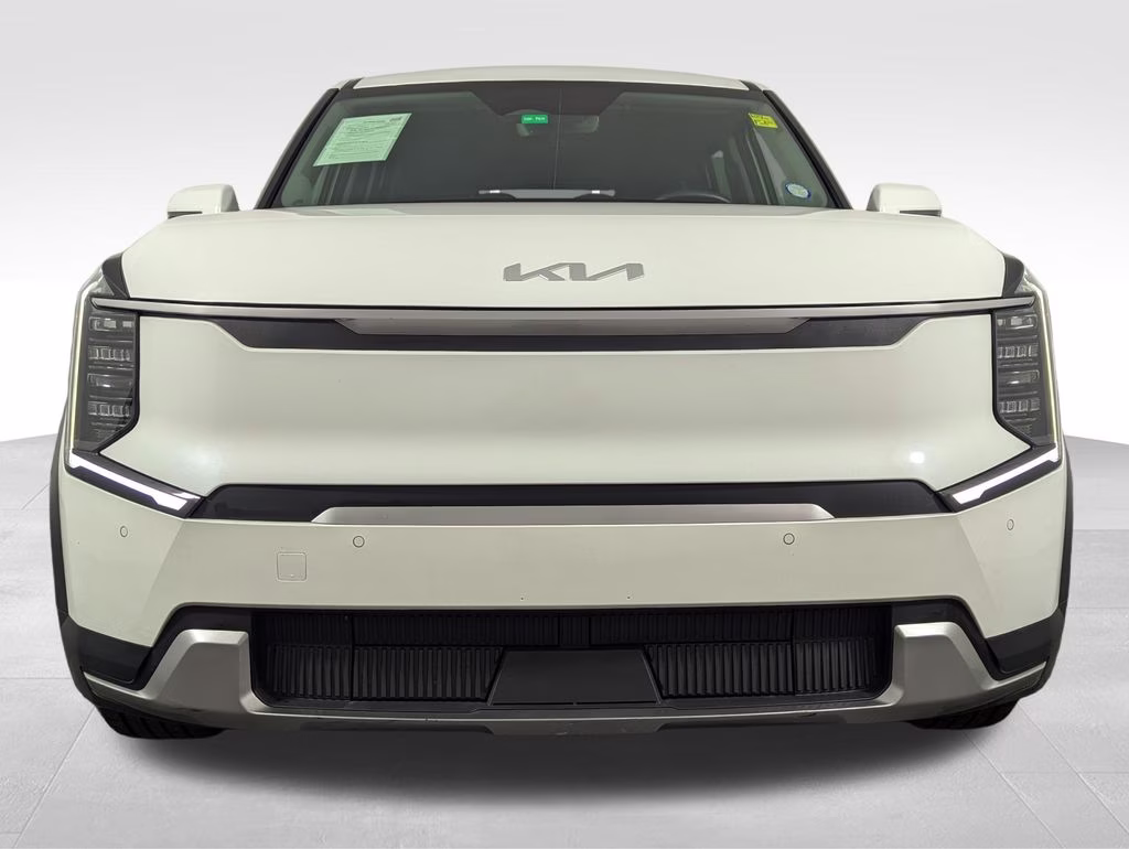 2024 Snow White Pearl Kia EV9 Light Long Range RWD SUV