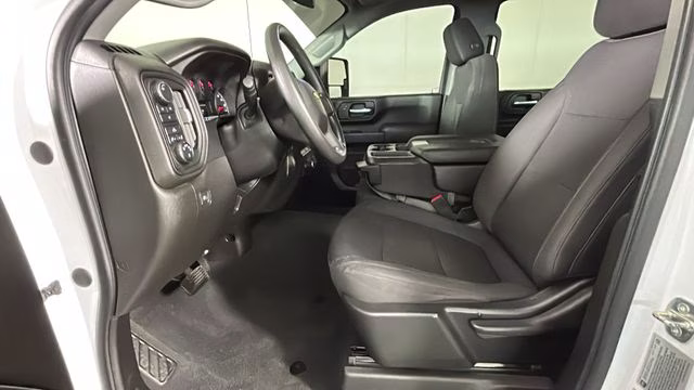 2022 Summit White Chevrolet Silverado 2500HD Custom 4X4 Truck