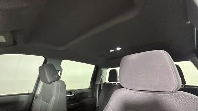 2022 Summit White Chevrolet Silverado 2500HD Custom 4X4 Truck