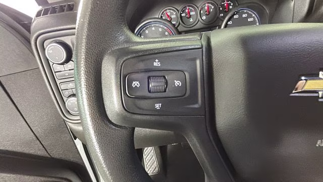 2022 Summit White Chevrolet Silverado 2500HD Custom 4X4 Truck