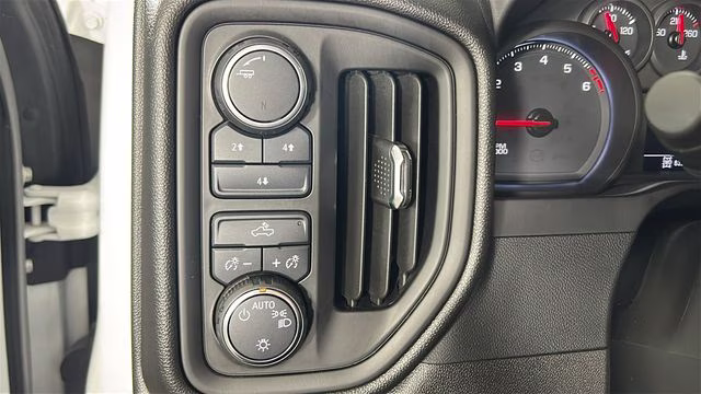 2022 Summit White Chevrolet Silverado 2500HD Custom 4X4 Truck
