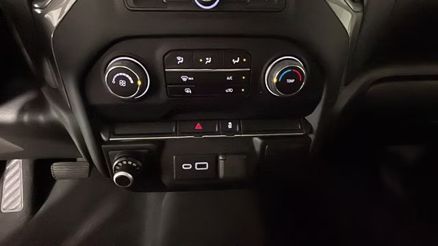 2022 Summit White Chevrolet Silverado 2500HD Custom 4X4 Truck