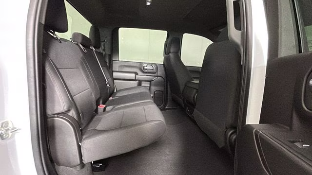 2022 Summit White Chevrolet Silverado 2500HD Custom 4X4 Truck
