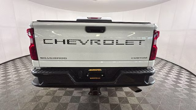 2022 Summit White Chevrolet Silverado 2500HD Custom 4X4 Truck