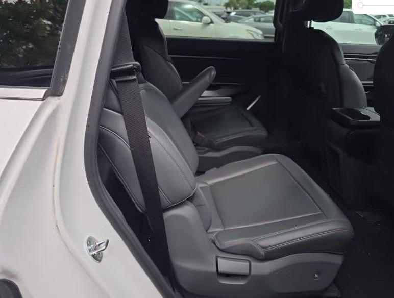 2024 Snow White Pearl Kia EV9 Light Long Range RWD SUV
