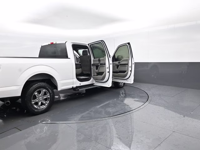 2019 White Ford F-150 4X4 Truck
