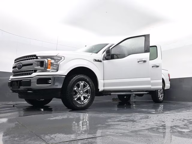 2019 White Ford F-150 4X4 Truck