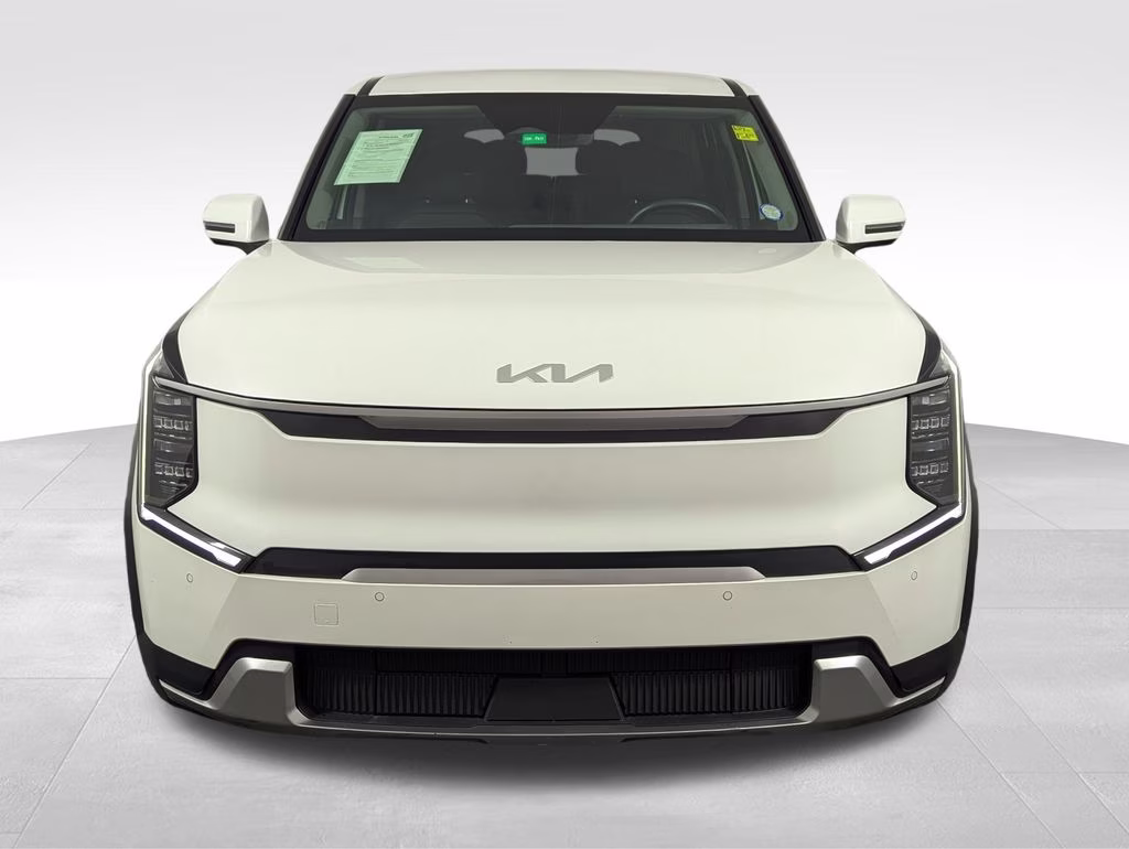 2024 Snow White Pearl Kia EV9 Light Long Range RWD SUV