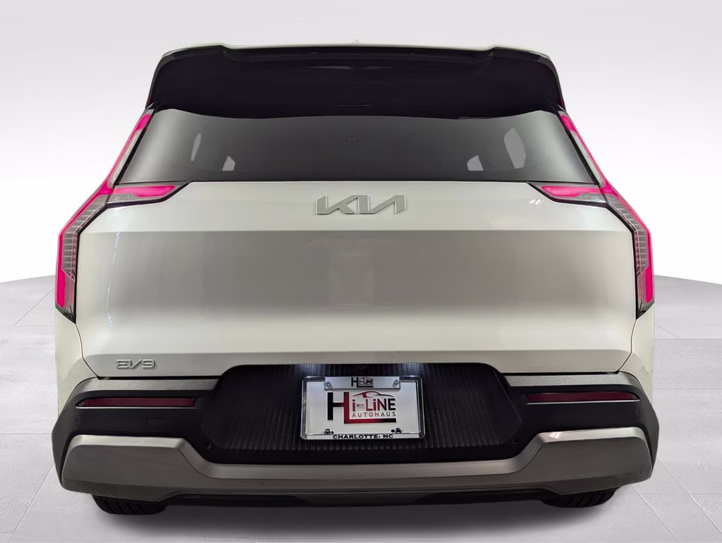 2024 Snow White Pearl Kia EV9 Light Long Range RWD SUV
