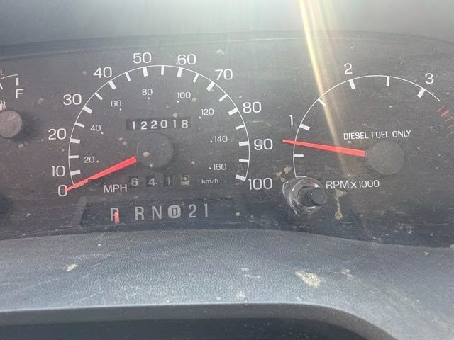 1999 White Ford Super Duty F-250 XLT 4X4 Truck