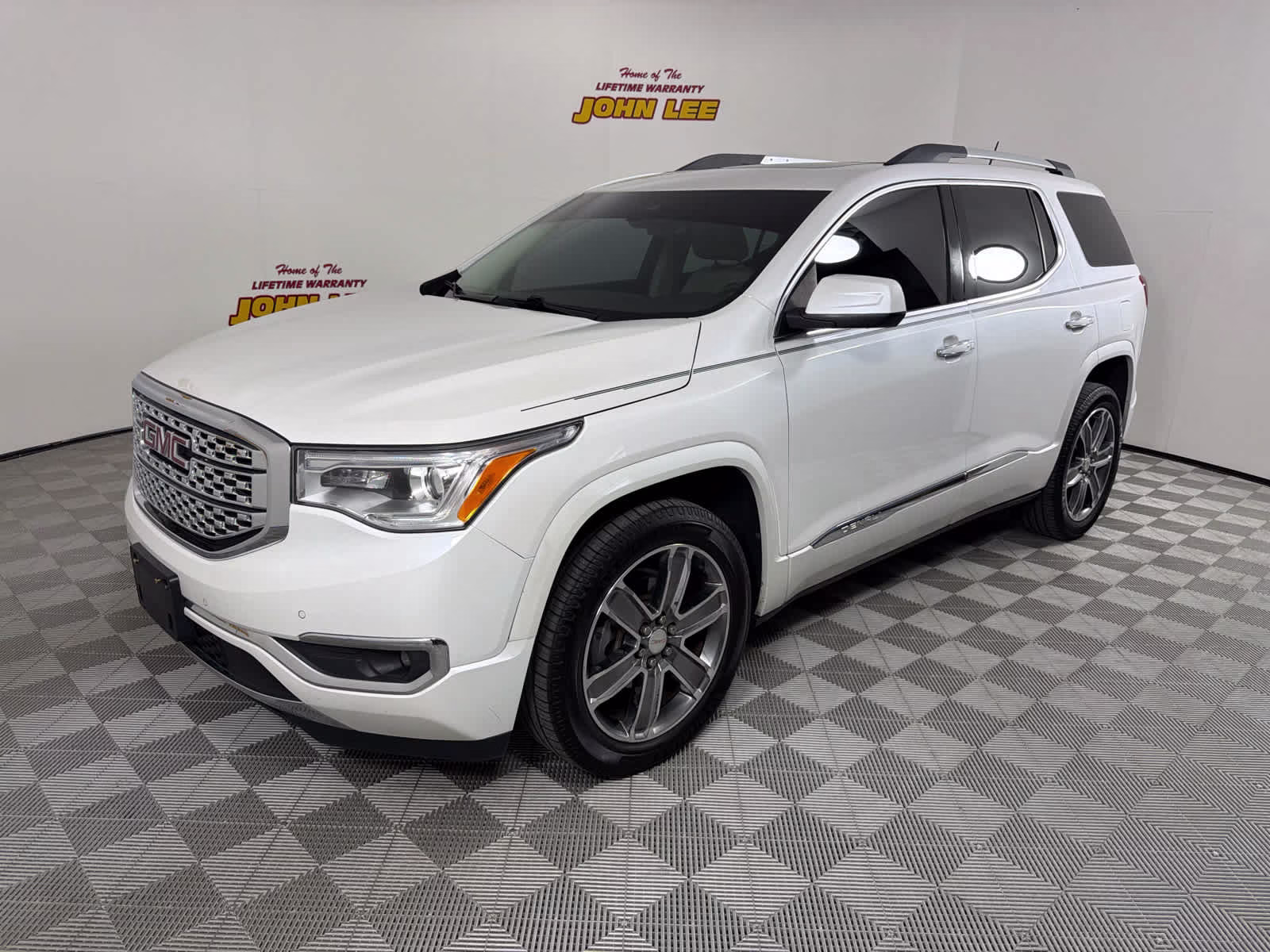 2017 White Frost Tricoat GMC Acadia Denali AWD SUV