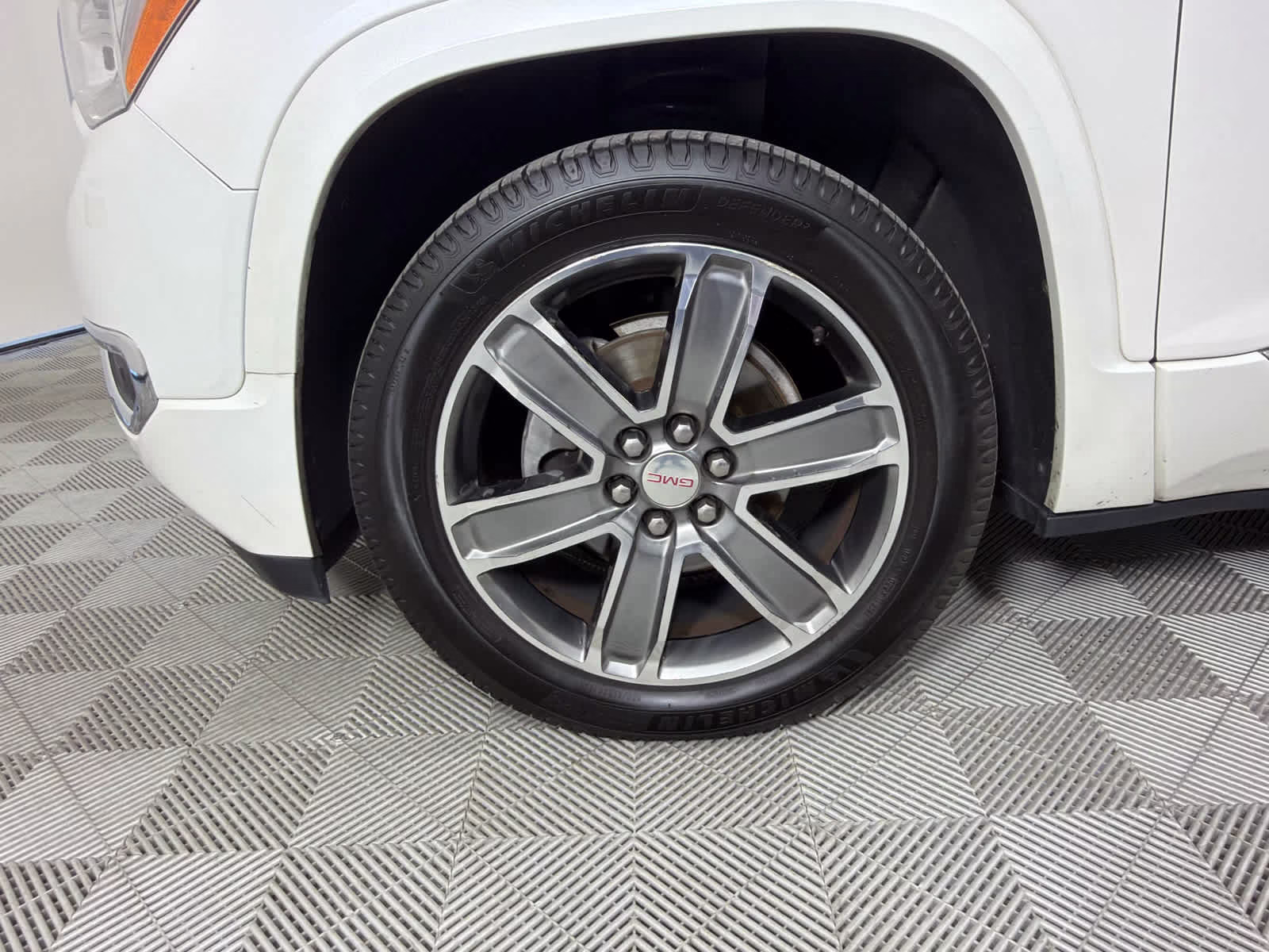 2017 White Frost Tricoat GMC Acadia Denali AWD SUV