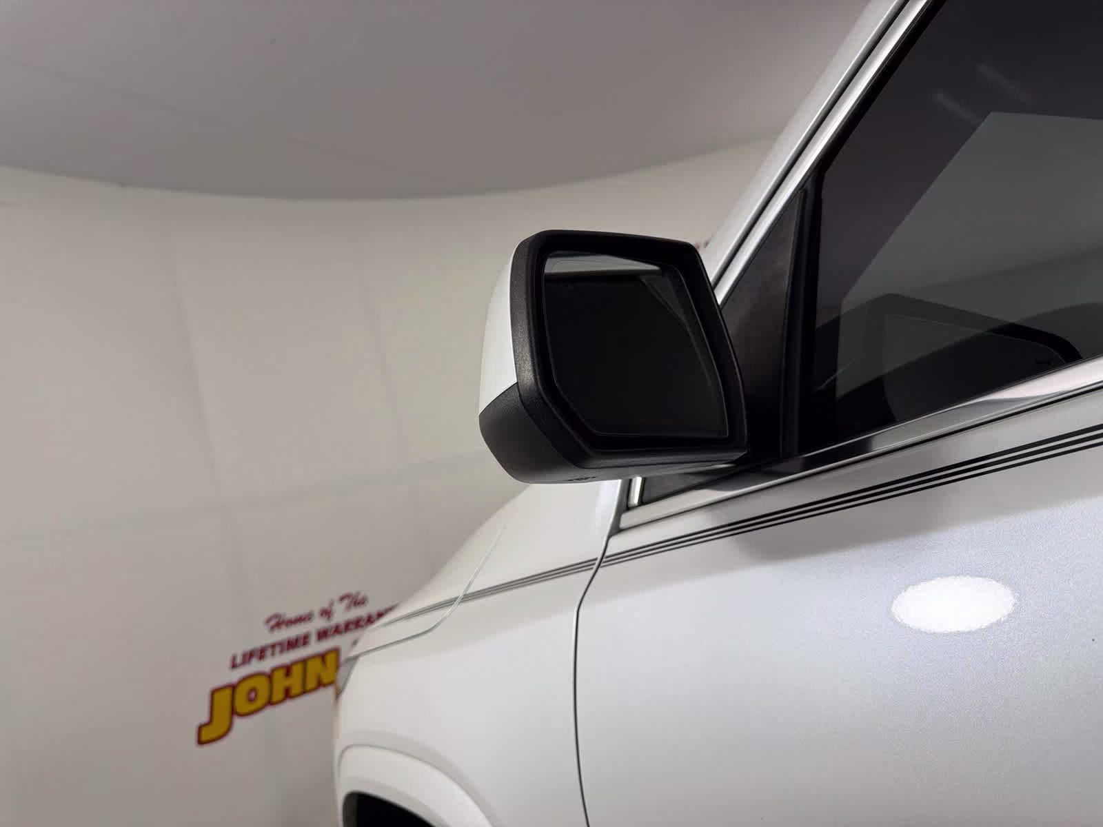 2017 White Frost Tricoat GMC Acadia Denali AWD SUV