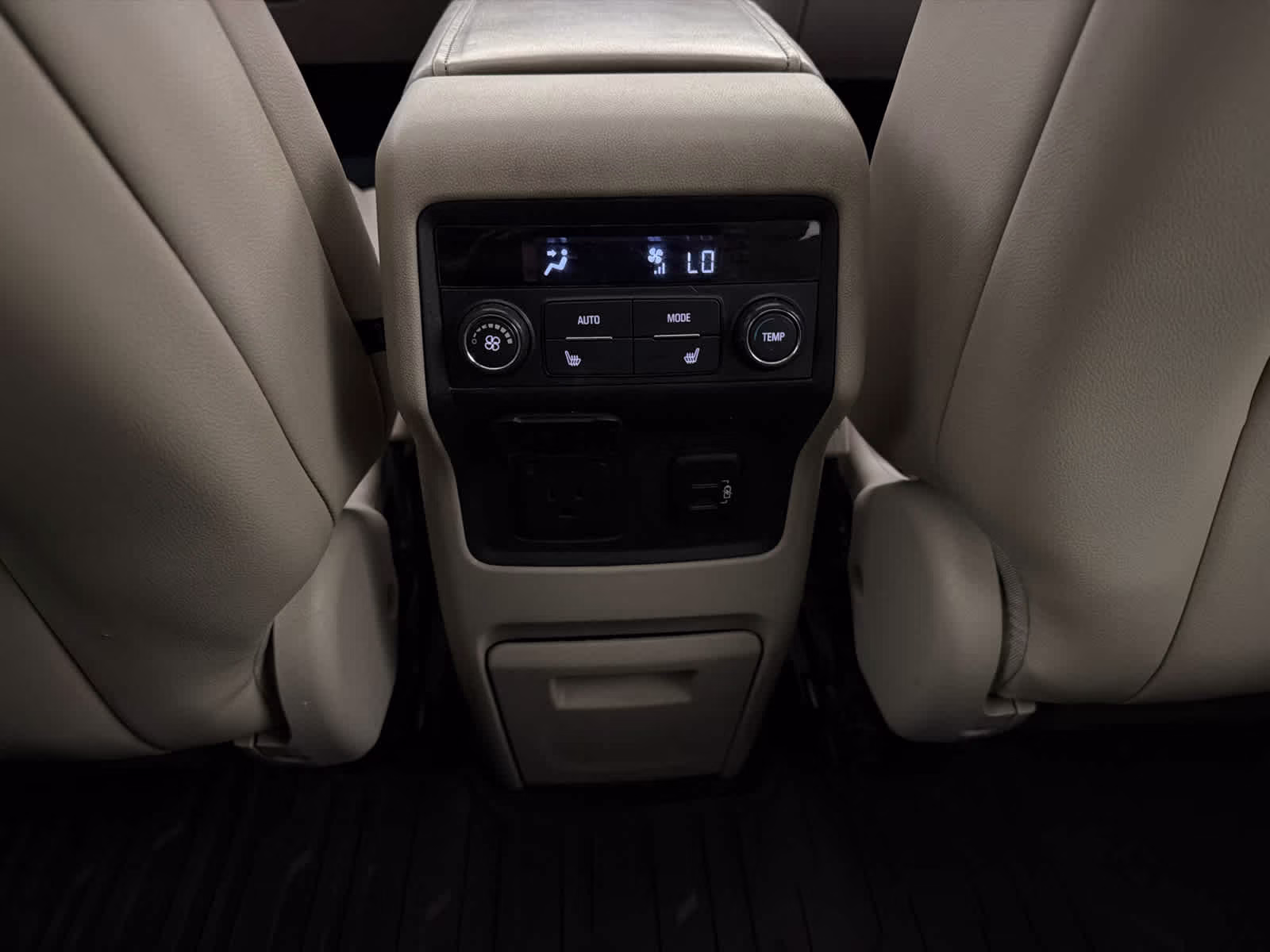 2017 White Frost Tricoat GMC Acadia Denali AWD SUV