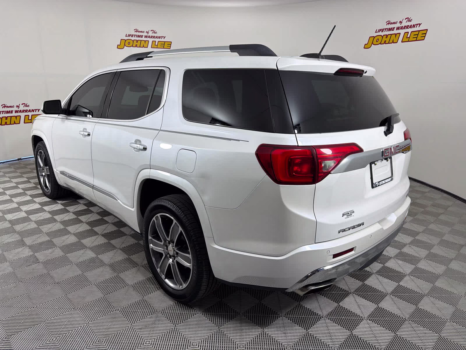 2017 White Frost Tricoat GMC Acadia Denali AWD SUV