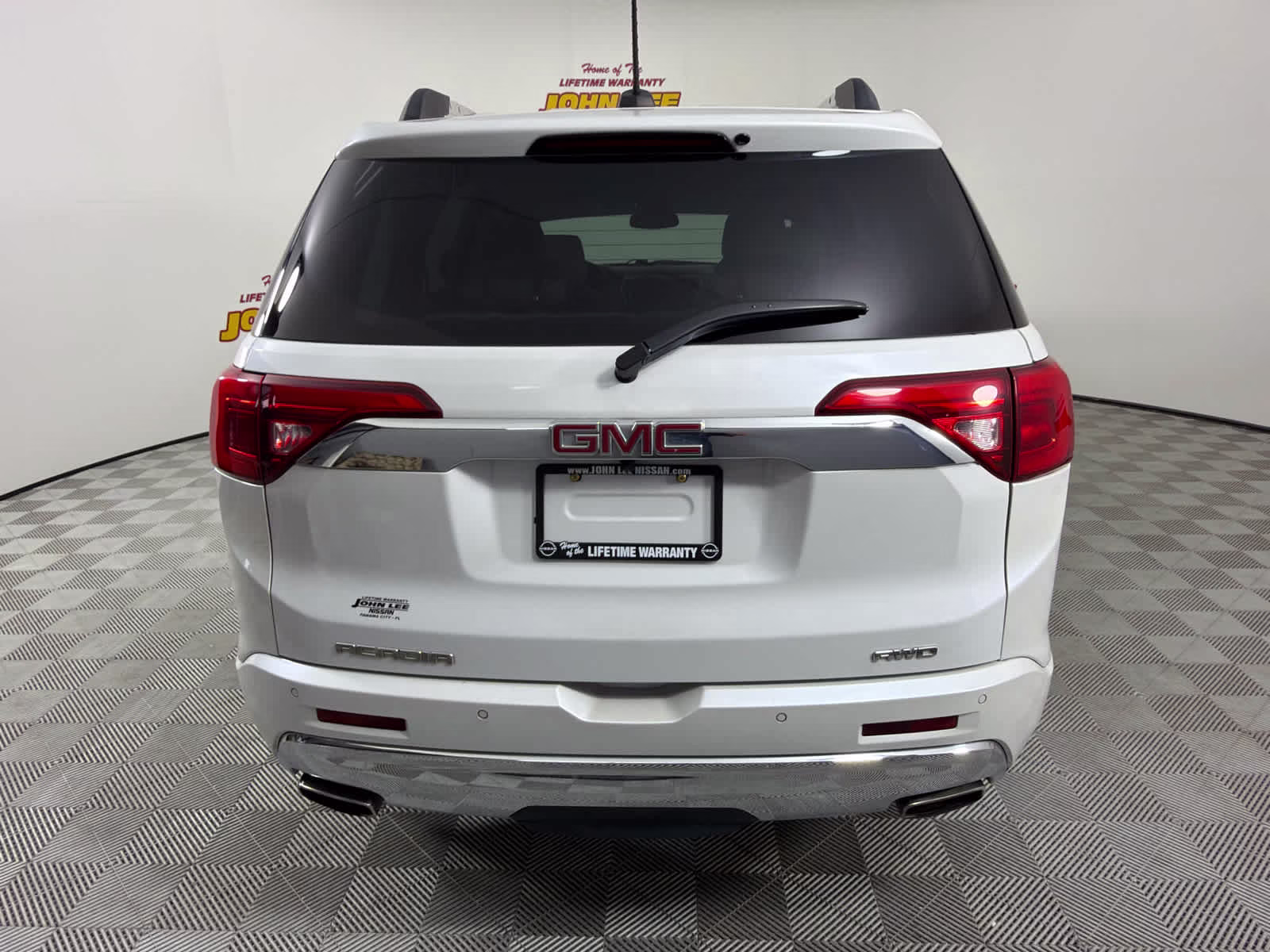 2017 White Frost Tricoat GMC Acadia Denali AWD SUV
