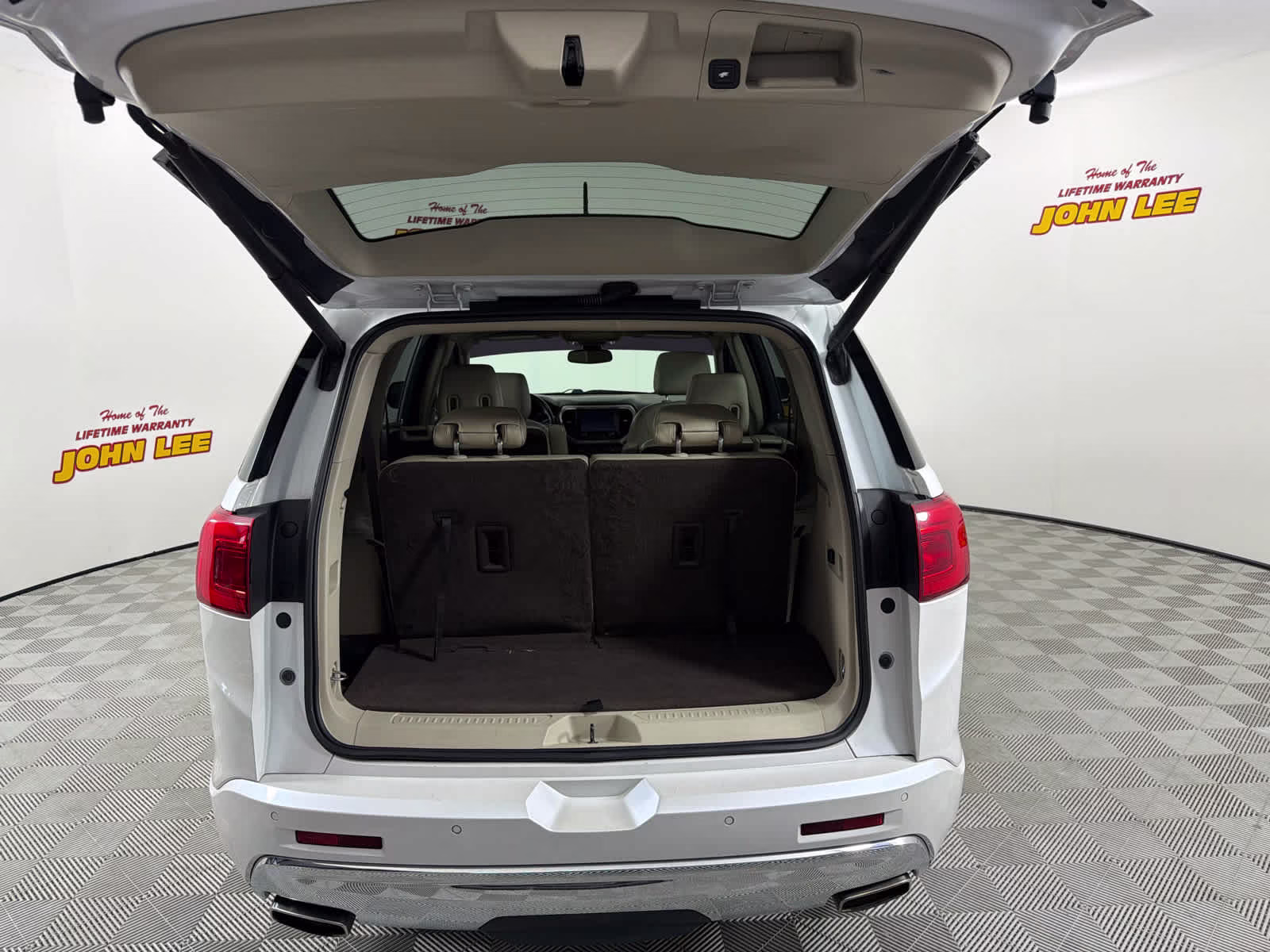 2017 White Frost Tricoat GMC Acadia Denali AWD SUV