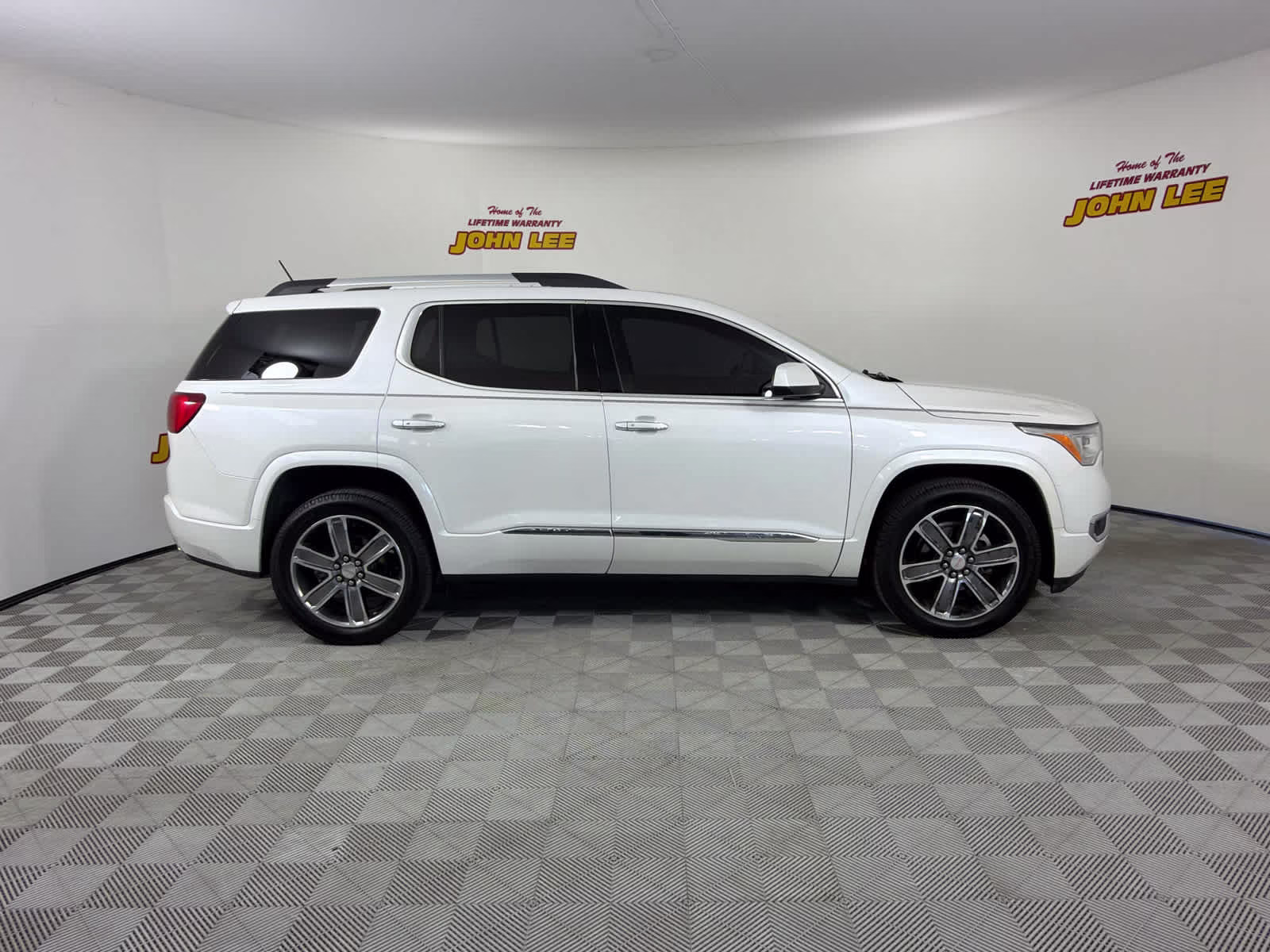 2017 White Frost Tricoat GMC Acadia Denali AWD SUV