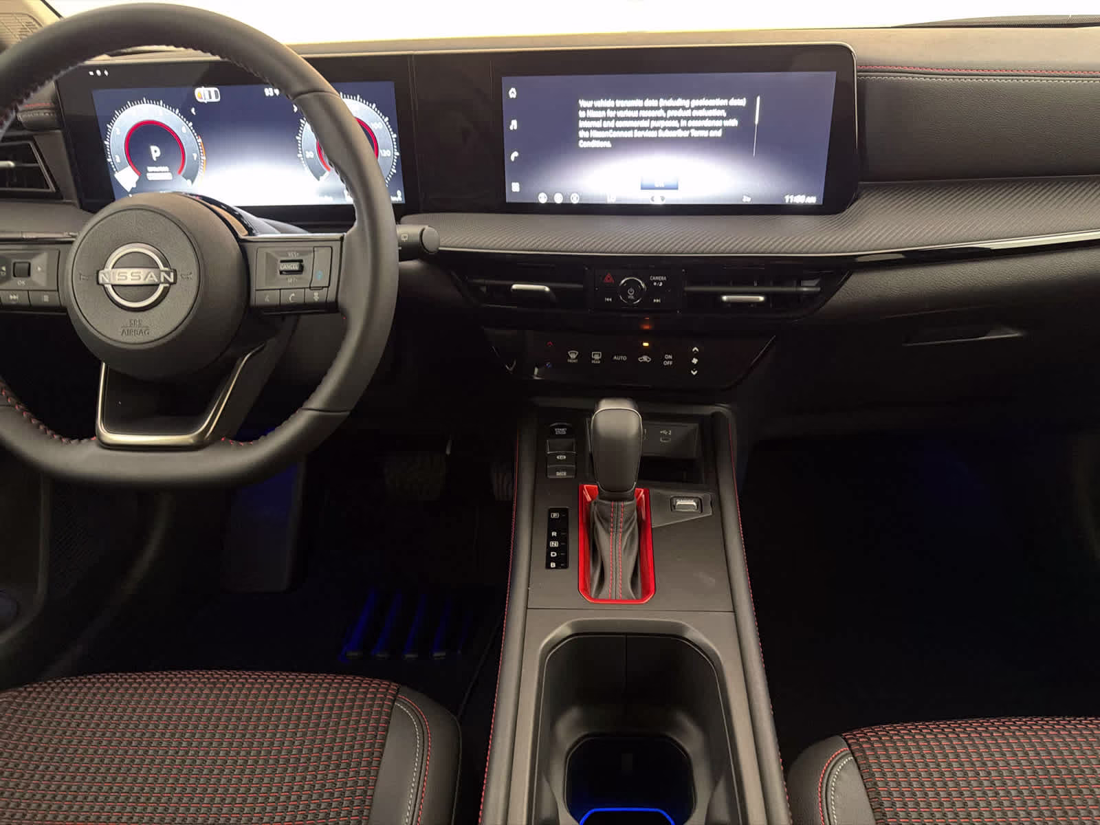 2026 Gun Metallic/Scarlet Ember Tintcoat Nissan Kicks SR FWD SUV