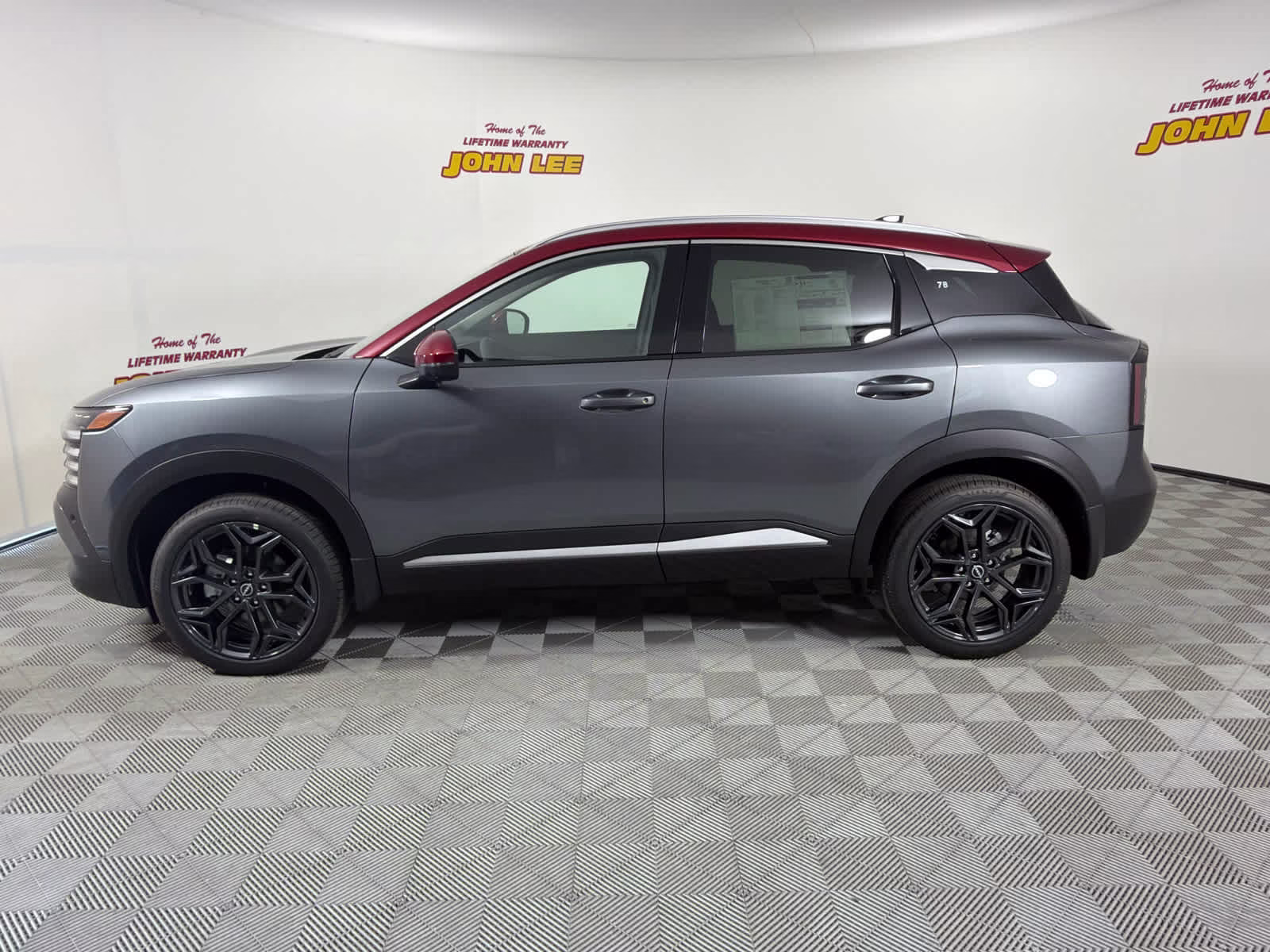 2026 Gun Metallic/Scarlet Ember Tintcoat Nissan Kicks SR FWD SUV