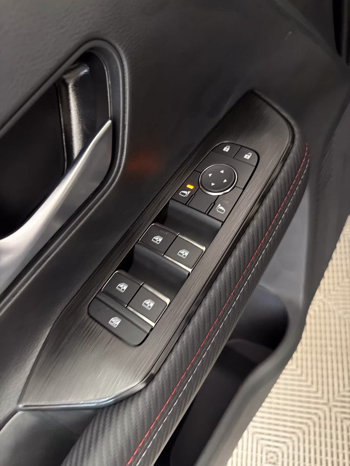 2026 Gun Metallic/Scarlet Ember Tintcoat Nissan Kicks SR FWD SUV