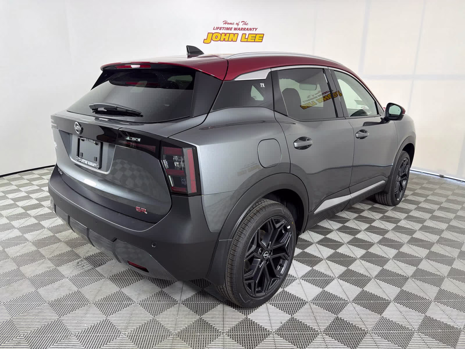 2026 Gun Metallic/Scarlet Ember Tintcoat Nissan Kicks SR FWD SUV