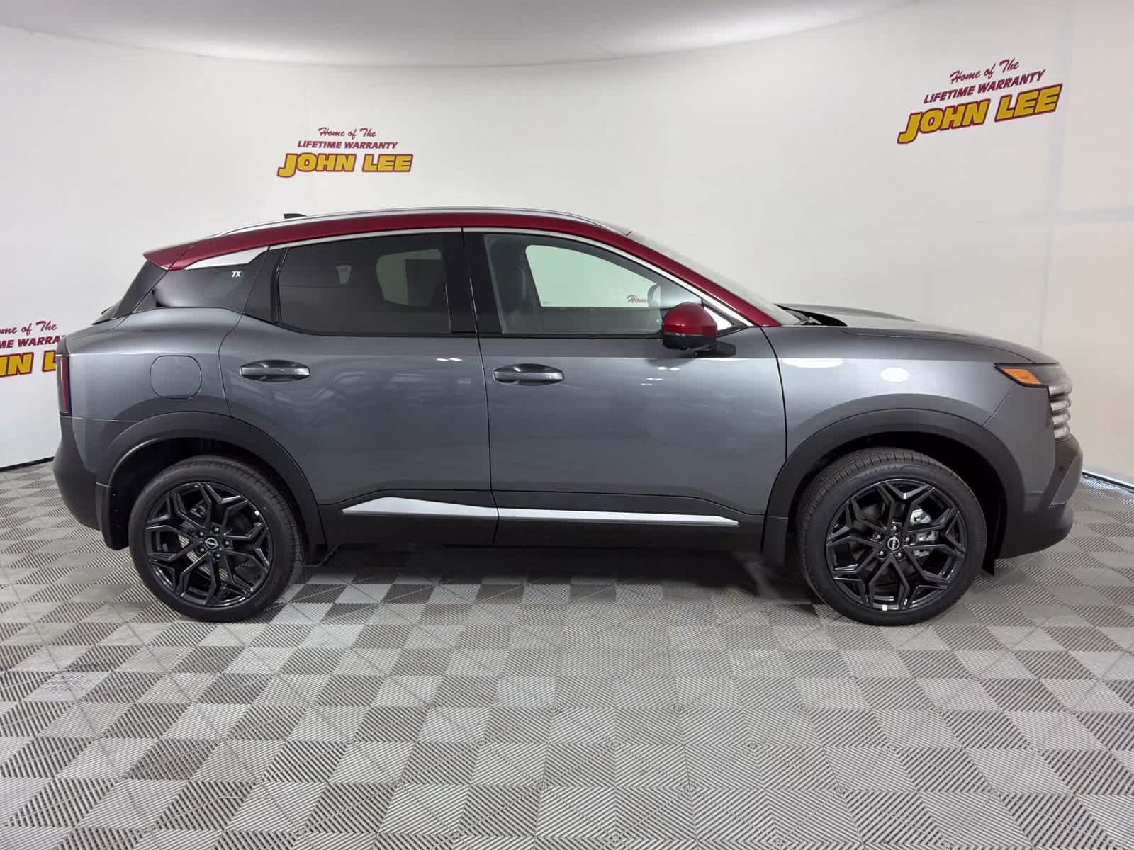 2026 Gun Metallic/Scarlet Ember Tintcoat Nissan Kicks SR FWD SUV