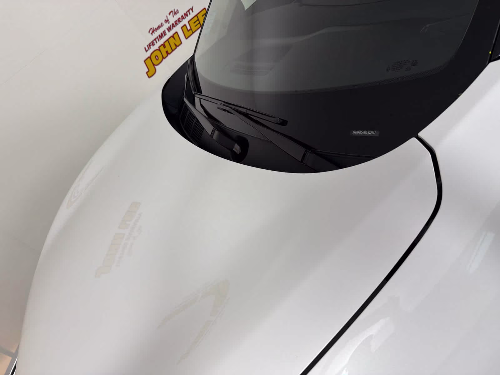 2026 Aspen White Tricoat/Super Black Nissan Kicks SR FWD SUV
