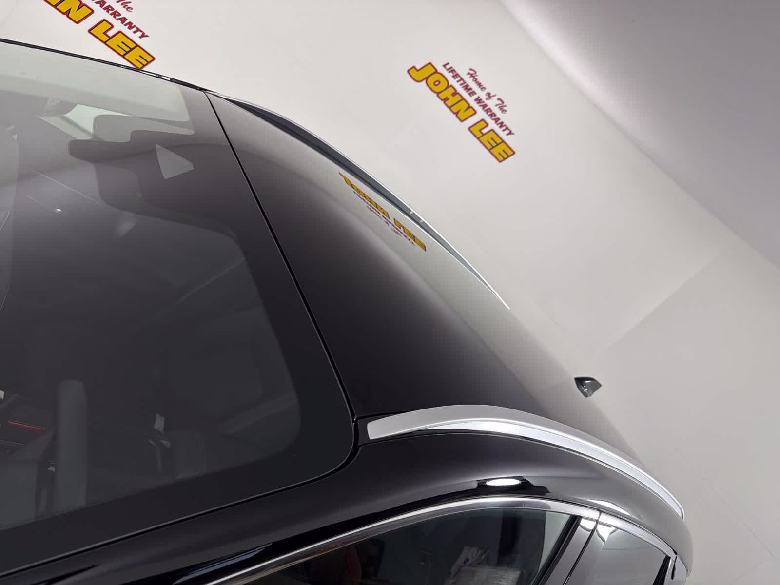 2026 Aspen White Tricoat/Super Black Nissan Kicks SR FWD SUV