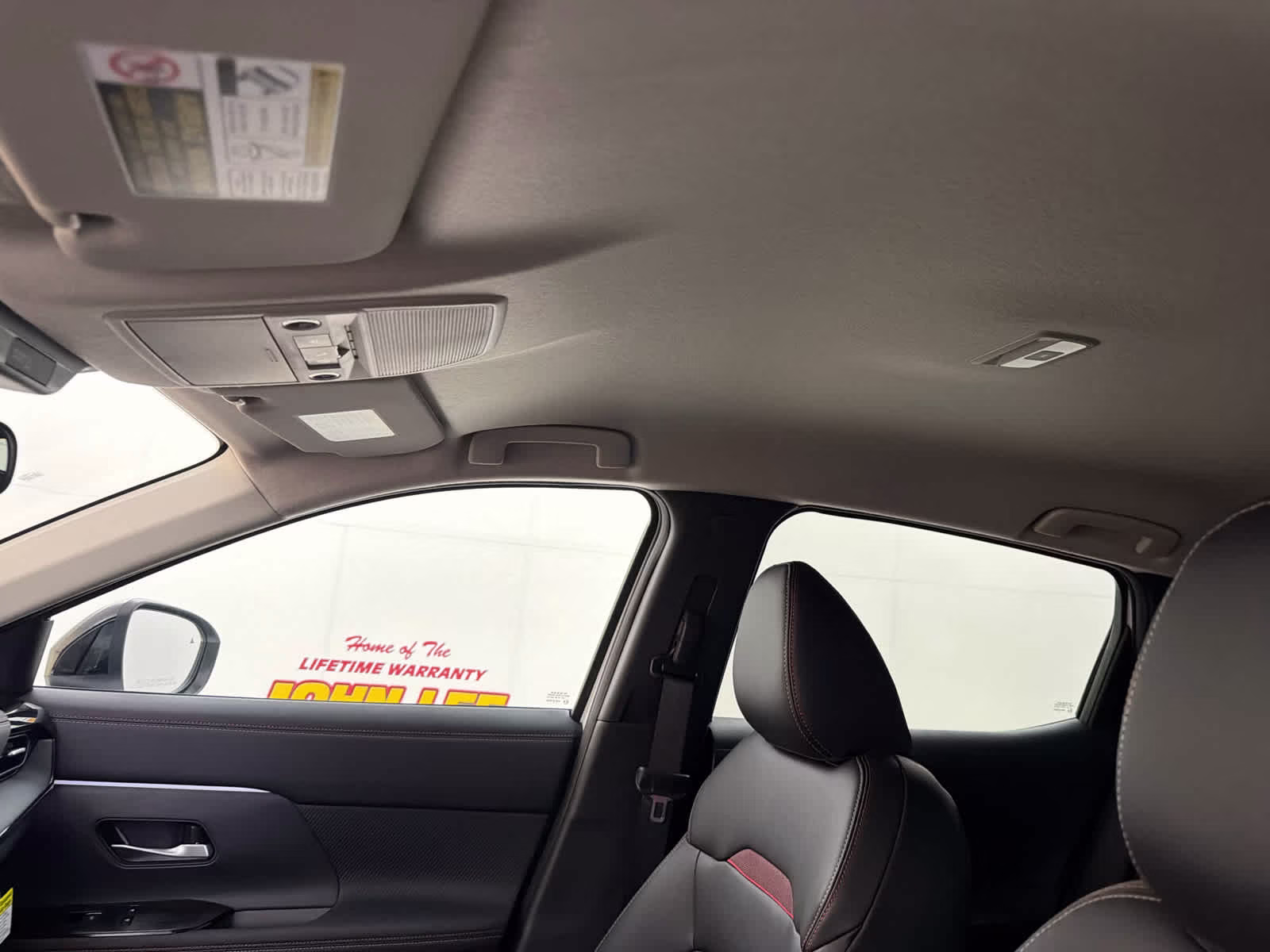 2026 Aspen White Tricoat/Super Black Nissan Kicks SR FWD SUV